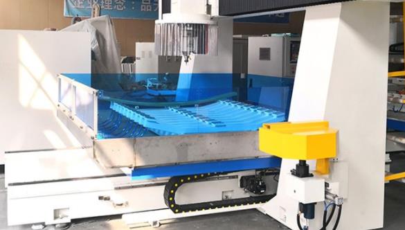 五轴加工中心